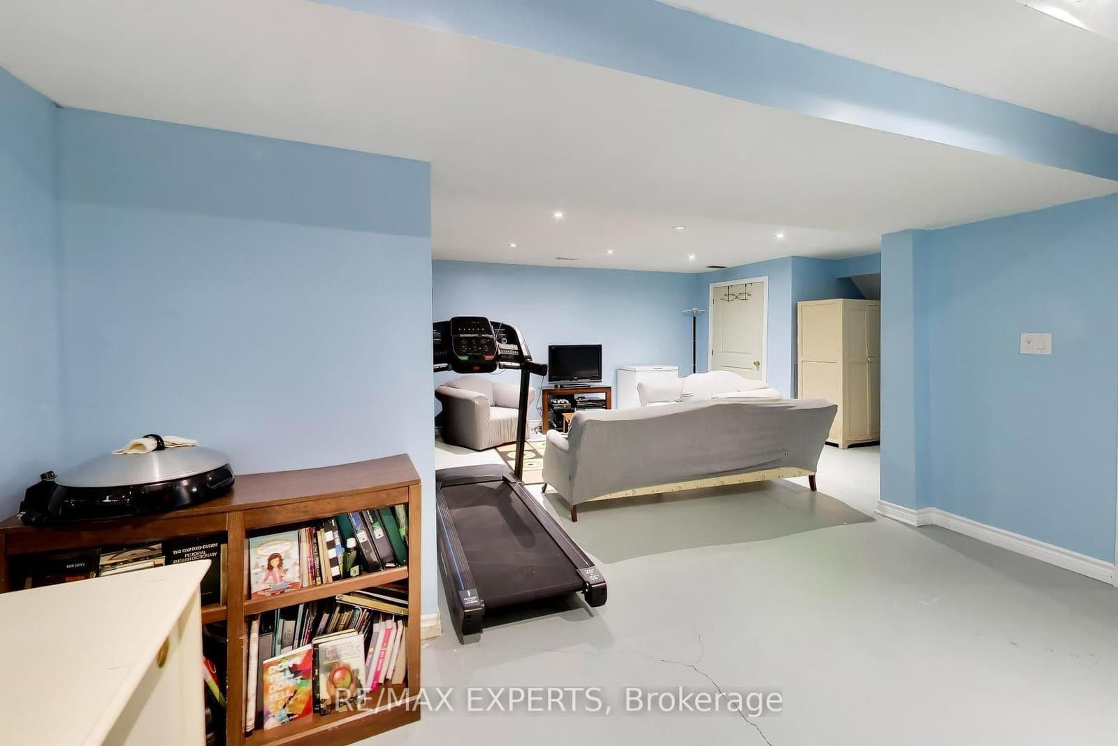 331 Newbury Drive thumbnail 29