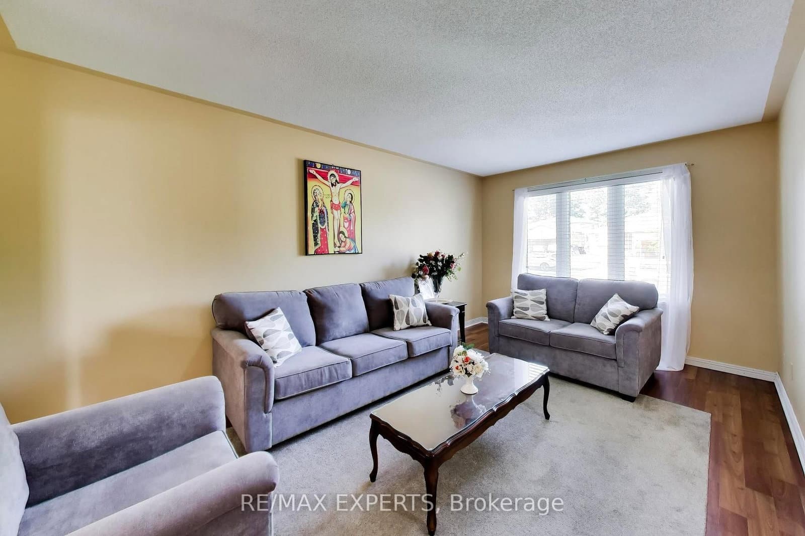331 Newbury Drive thumbnail 6