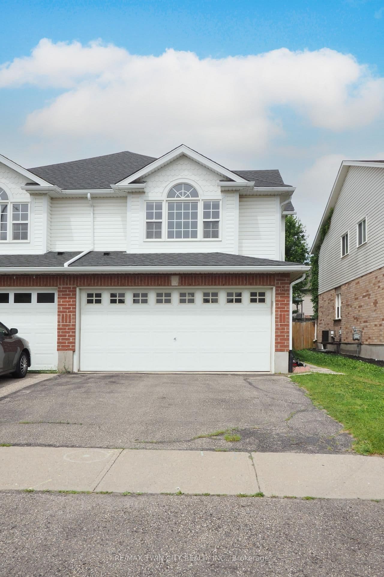 14 Donnenwerth Drive thumbnail 2