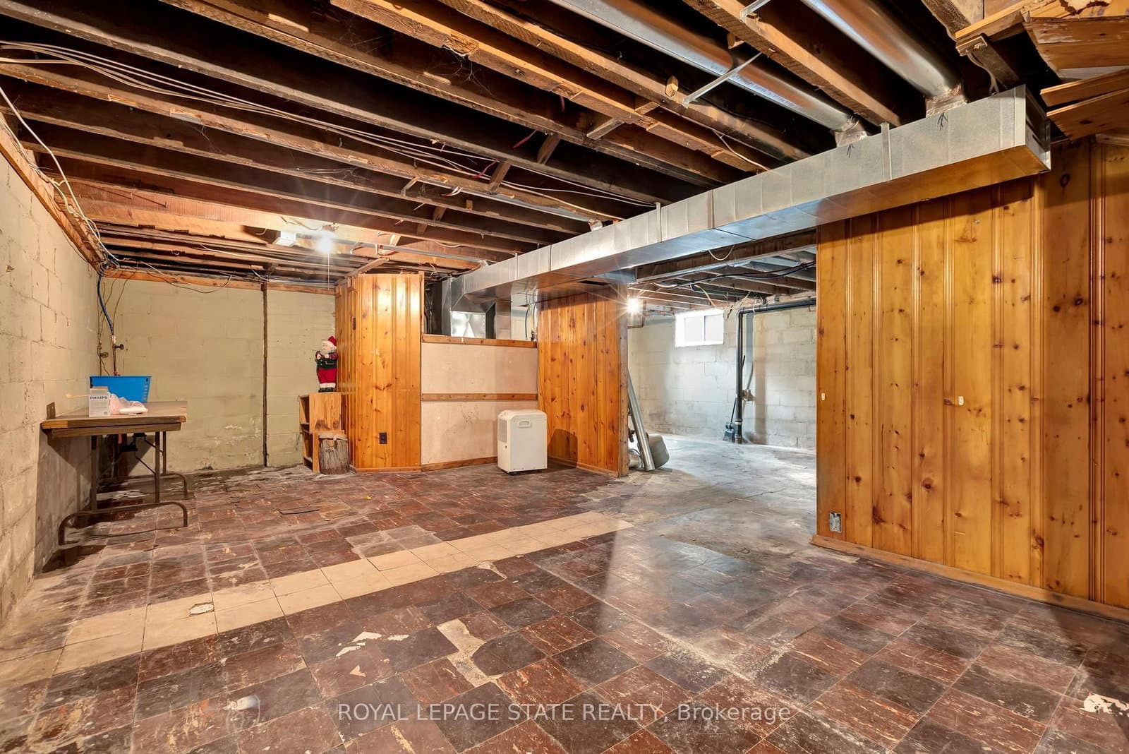 121 King Street E thumbnail 23