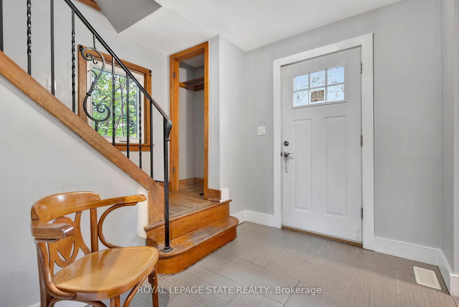 121 King Street E thumbnail 9