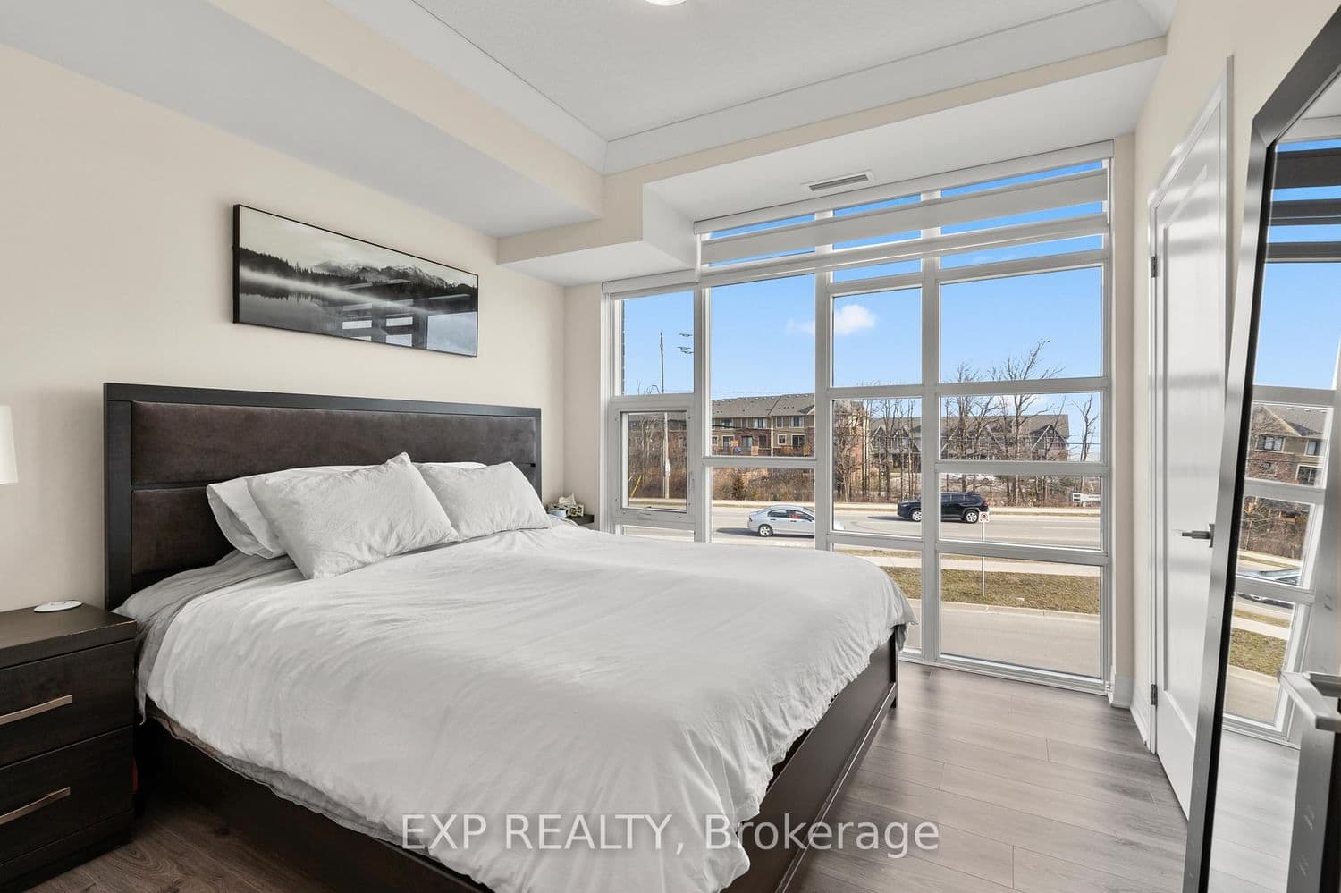 10 Concord Place, Unit 209 thumbnail 6