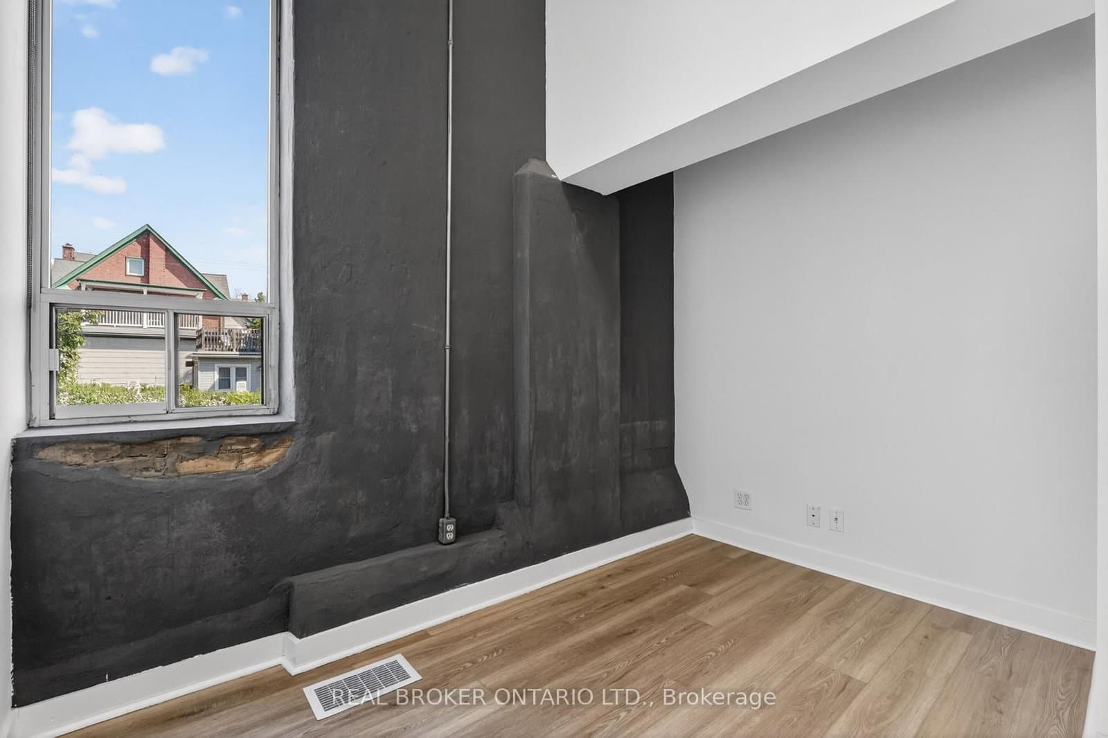 12 Bridgeport Road E, Unit 9 thumbnail 19