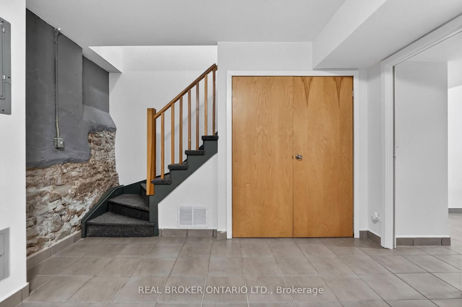 12 Bridgeport Road E, Unit 9 thumbnail 20