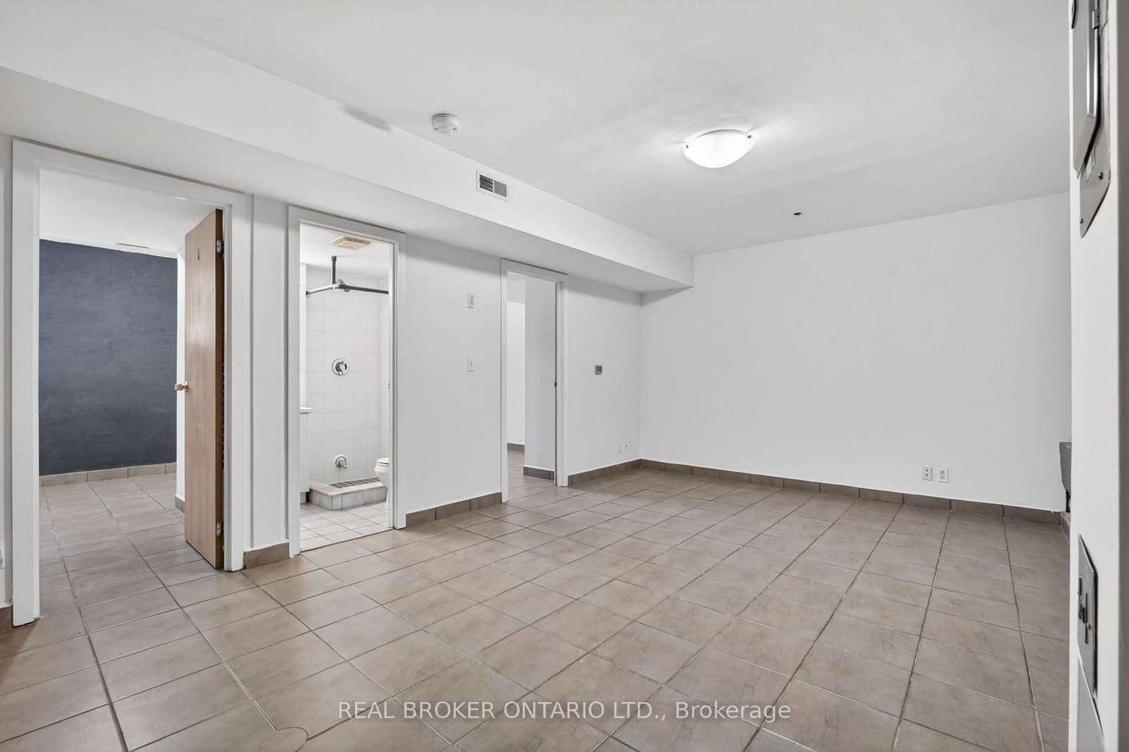 12 Bridgeport Road E, Unit 9 thumbnail 24