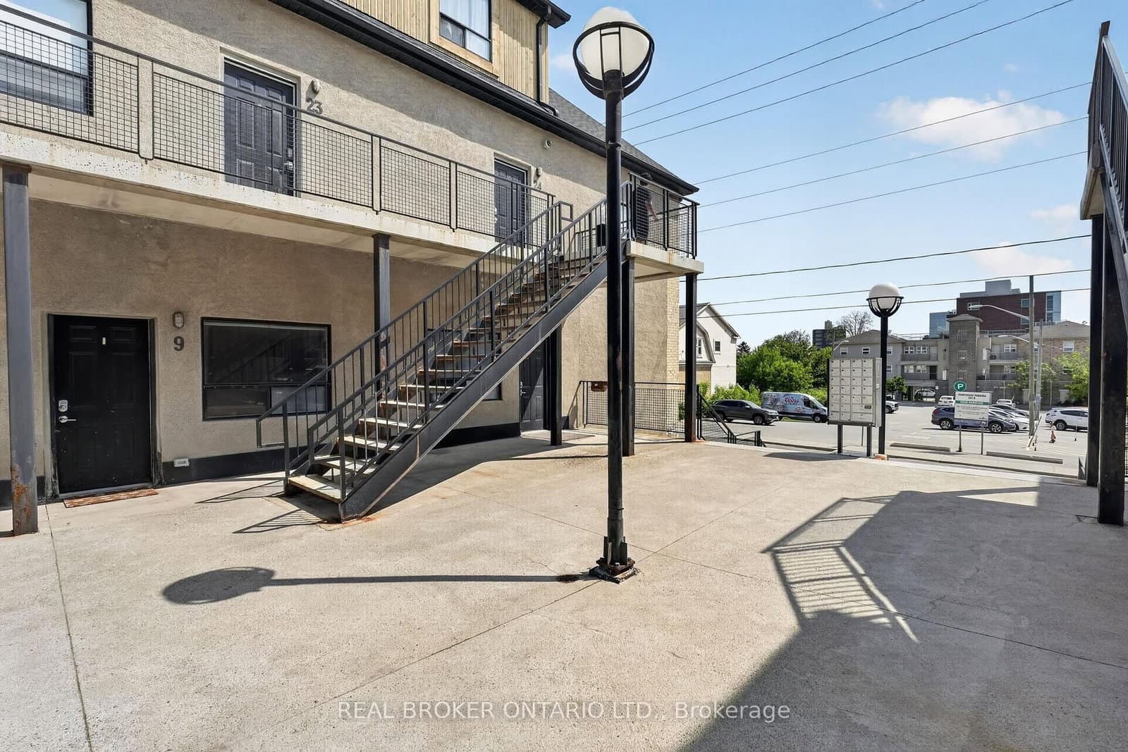 12 Bridgeport Road E, Unit 9 thumbnail 3