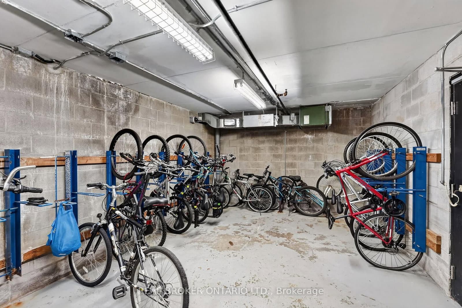 12 Bridgeport Road E, Unit 9 thumbnail 37