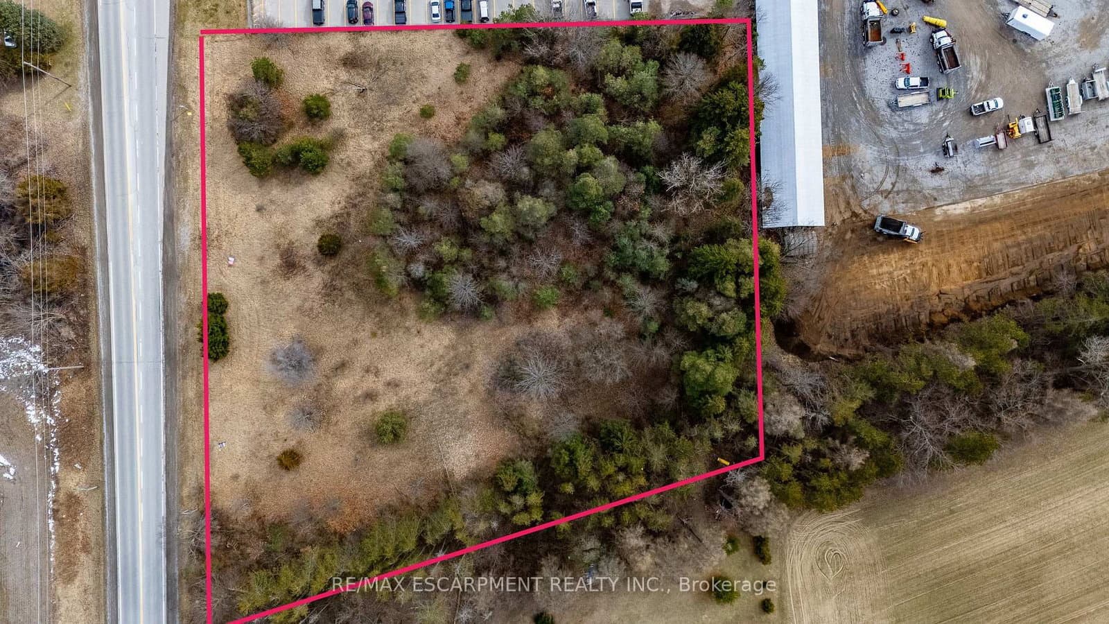 580 Queensway thumbnail 2