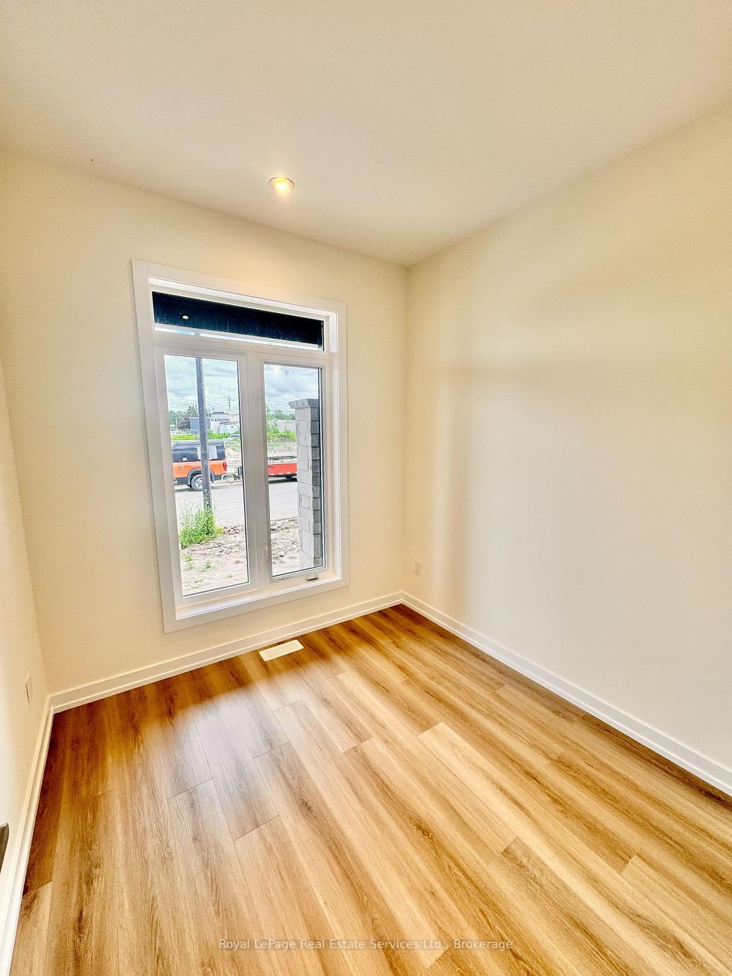 86 Valley Trail Place thumbnail 2