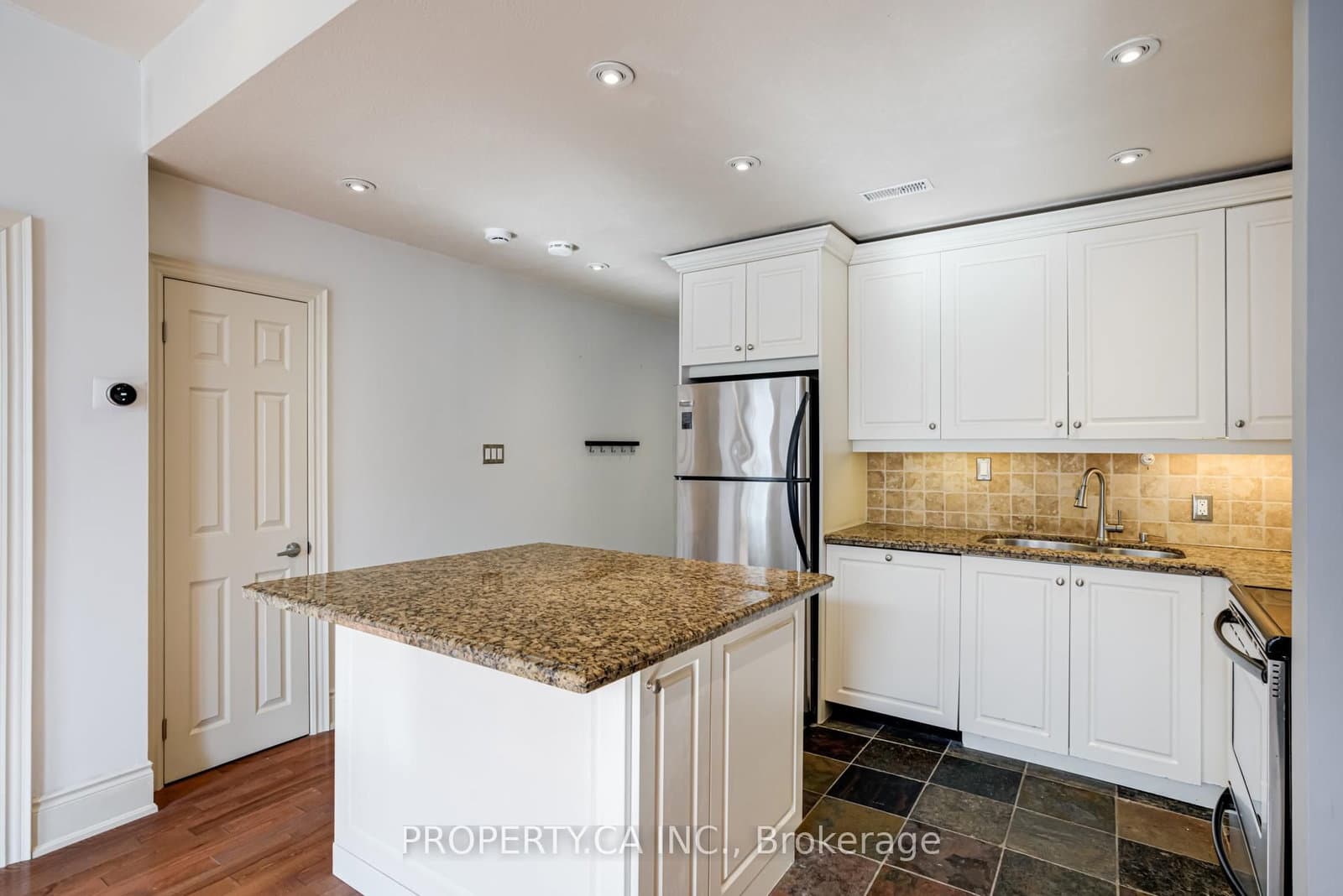 283 King Street E, Unit 201 thumbnail 6