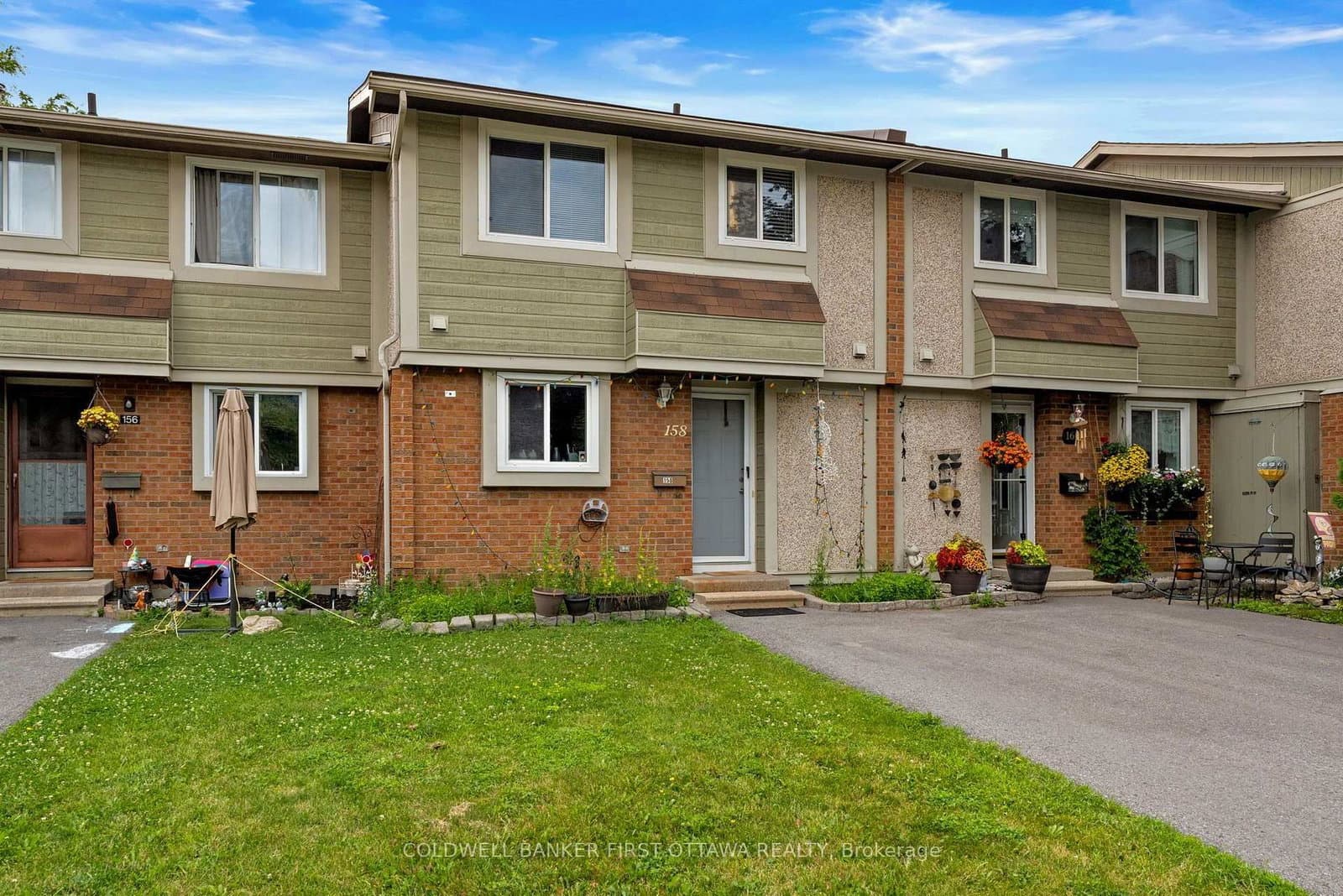 158 Barrow Crescent, Unit 19 thumbnail 3