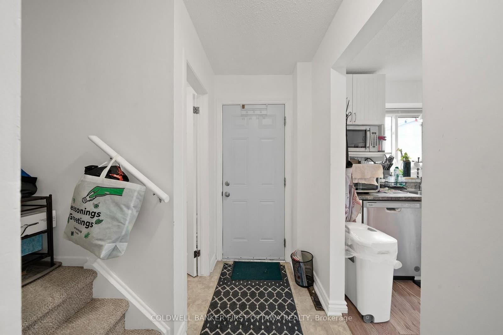 158 Barrow Crescent, Unit 19 thumbnail 5