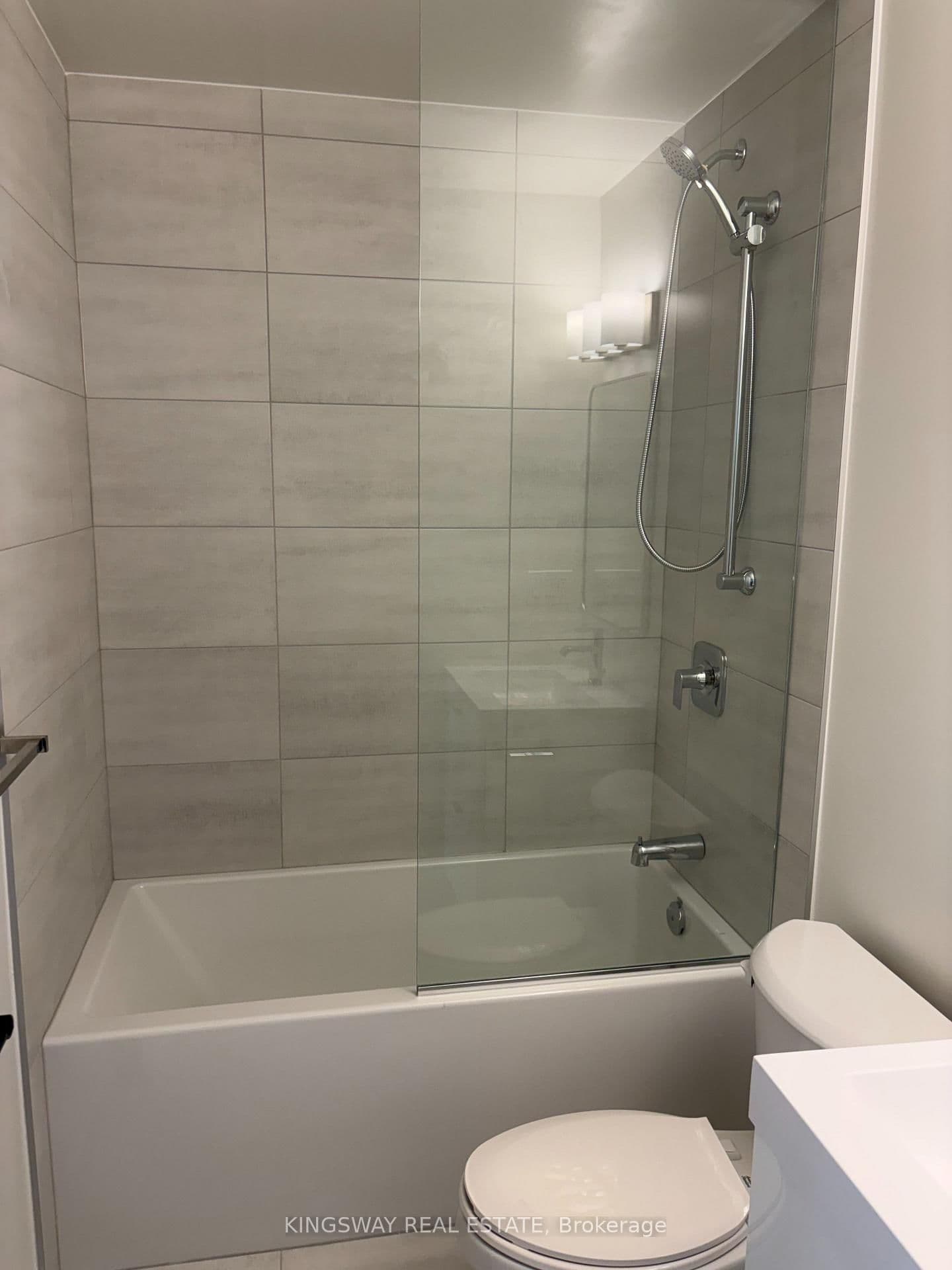 33 ERIE Avenue, Unit 1611 thumbnail 13