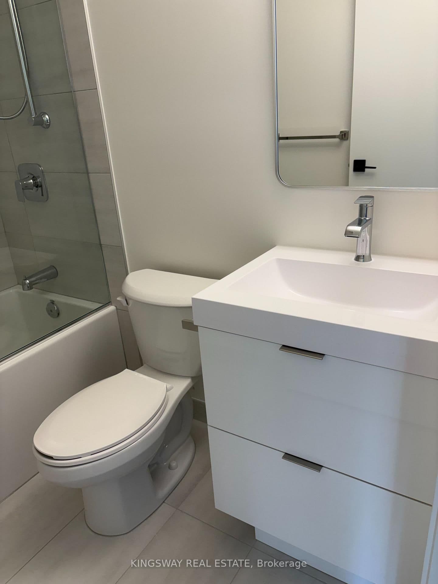 33 ERIE Avenue, Unit 1611 thumbnail 14