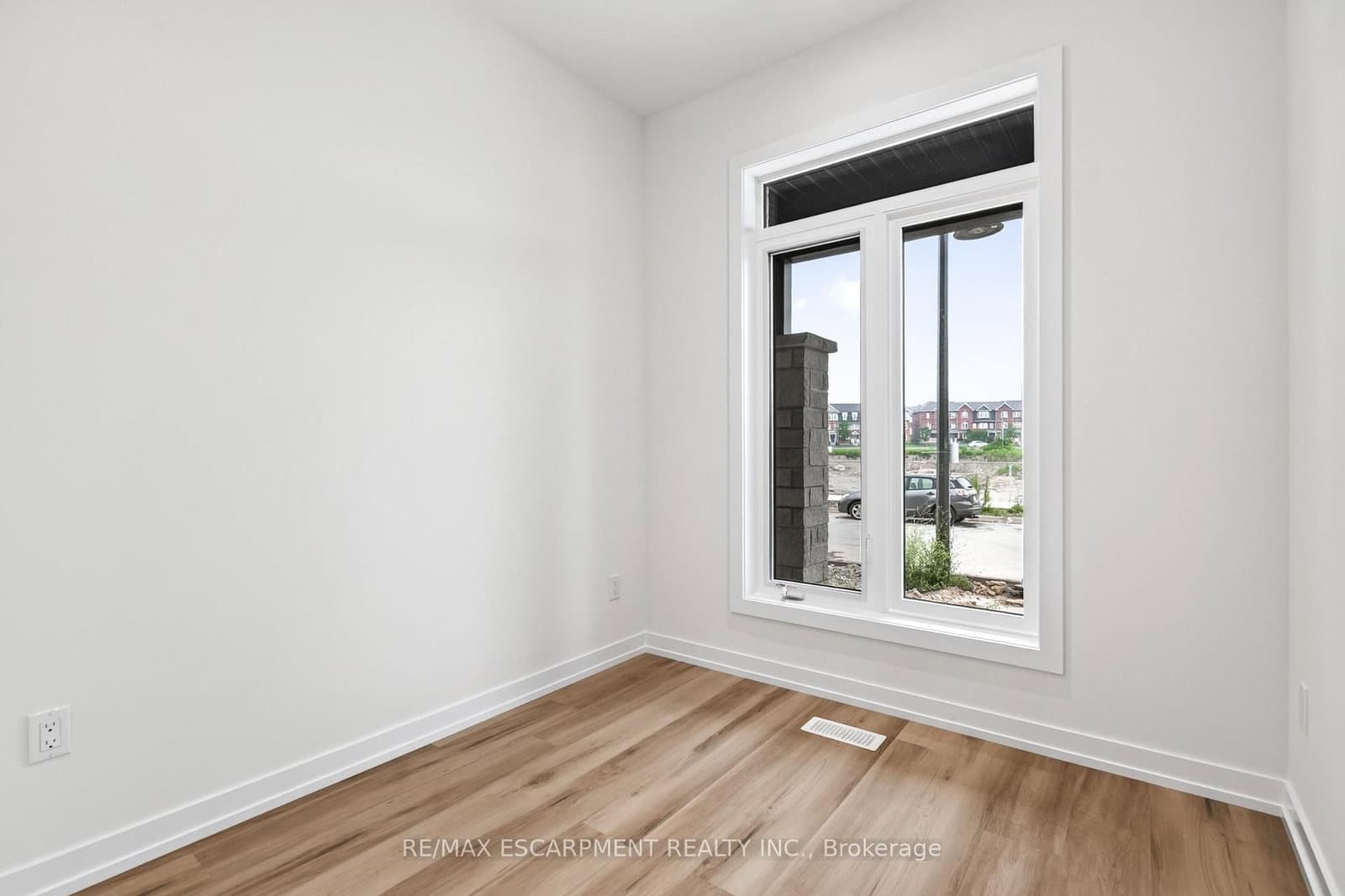 88 Valley Trail Place thumbnail 3