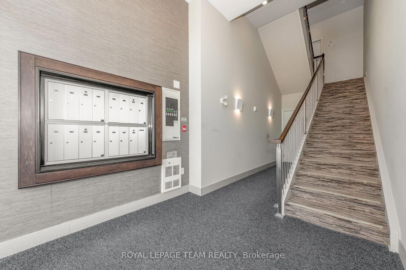 190 Boundstone Way, Unit 104 thumbnail 3