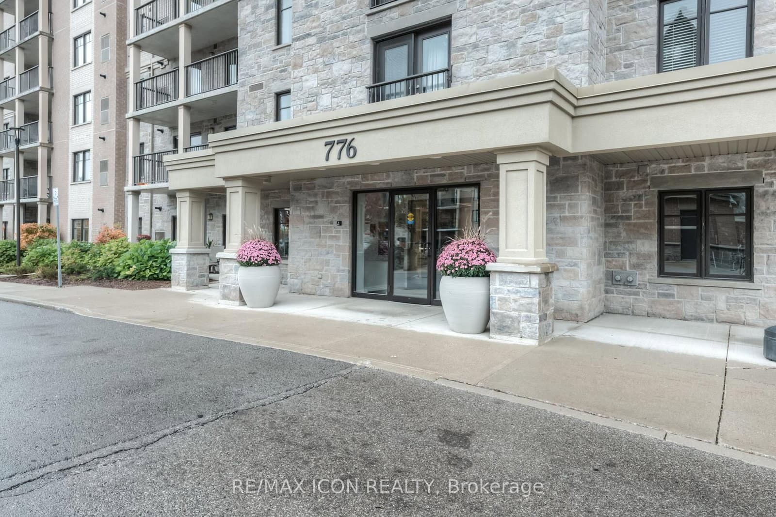 776 Laurelwood Drive, Unit 101 thumbnail 3