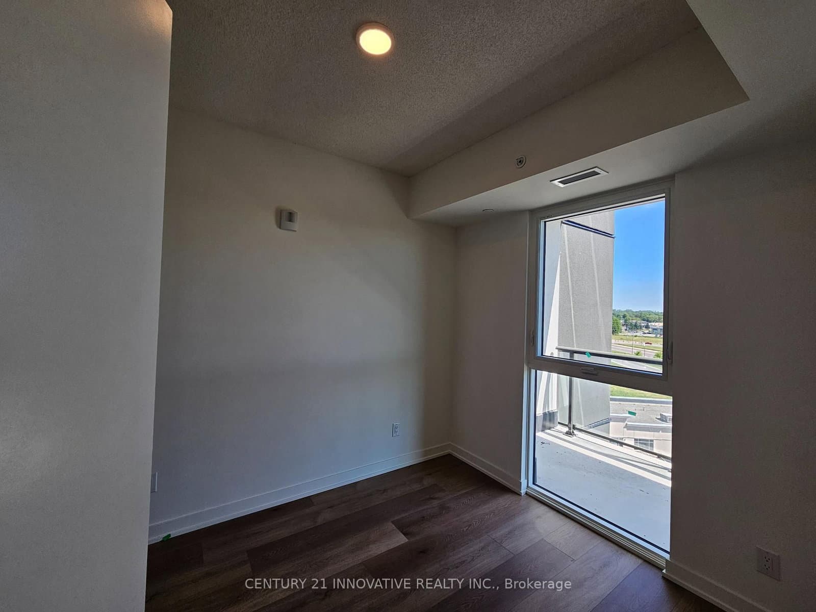 33 Erie Avenue, Unit 807 thumbnail 4