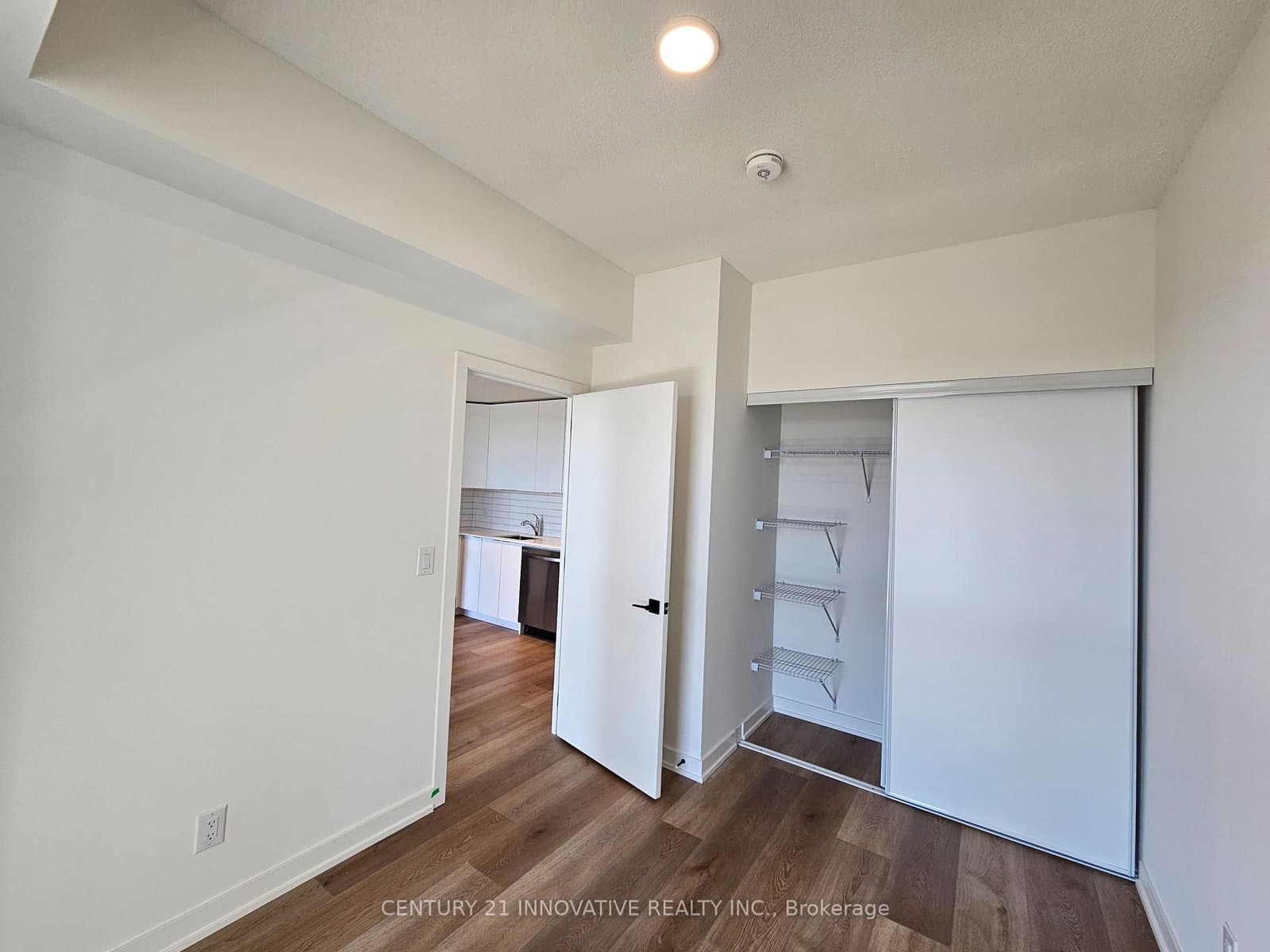 33 Erie Avenue, Unit 807 thumbnail 5