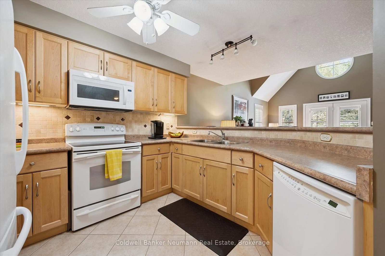 165 Terraview Crescent, Unit 17 thumbnail 4