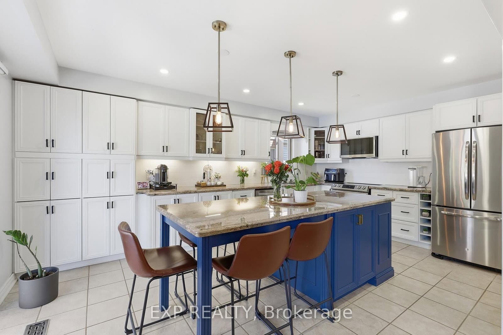 194 Southbrook Drive thumbnail 3
