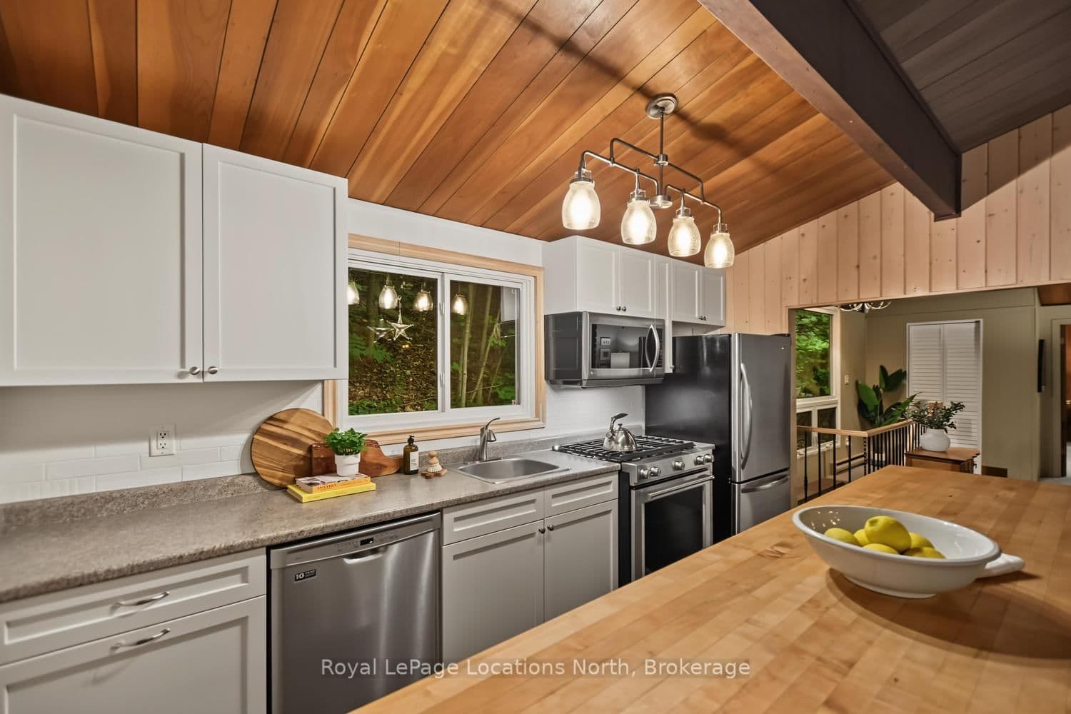 143 ST MORITZ Crescent thumbnail 28