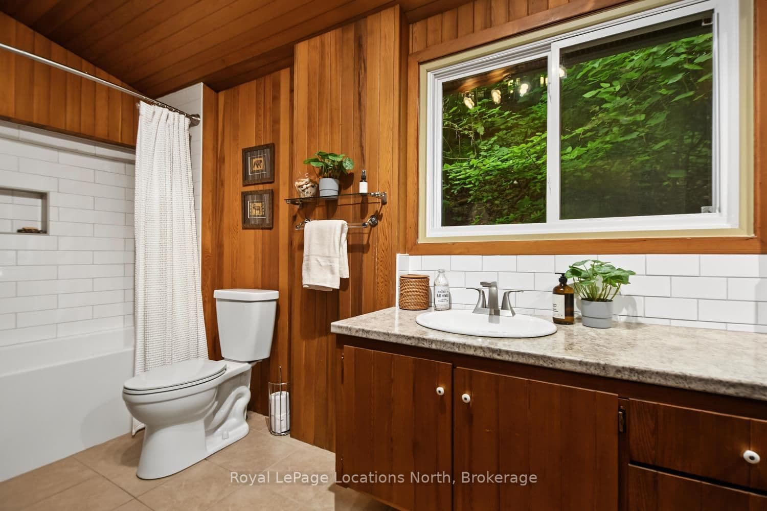 143 ST MORITZ Crescent thumbnail 34