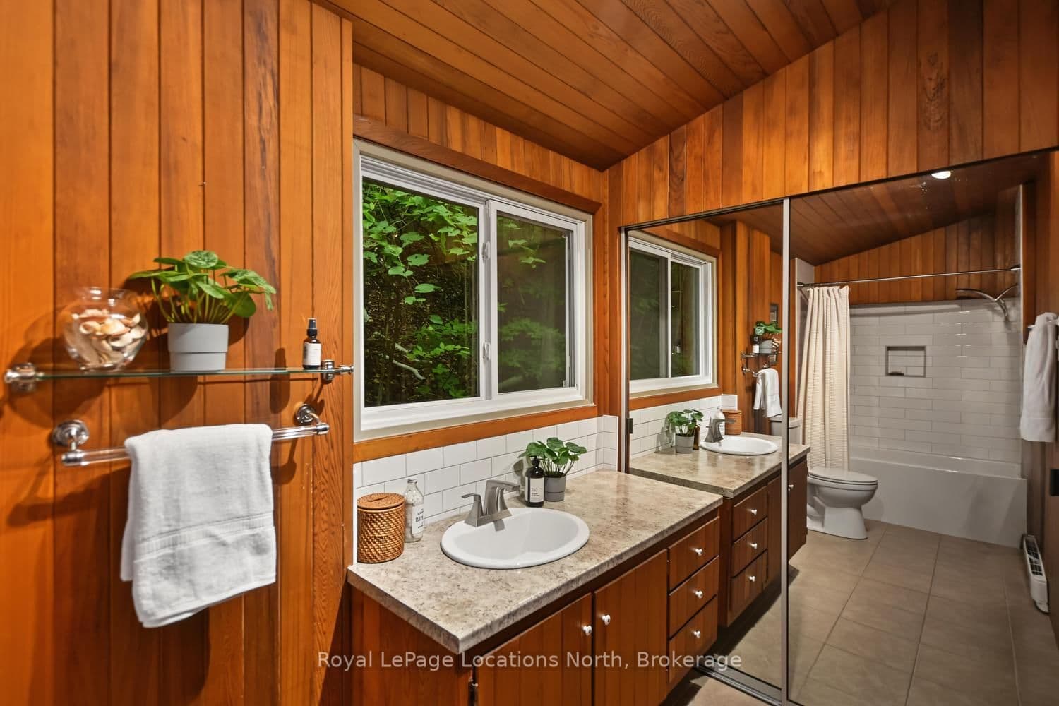 143 ST MORITZ Crescent thumbnail 35