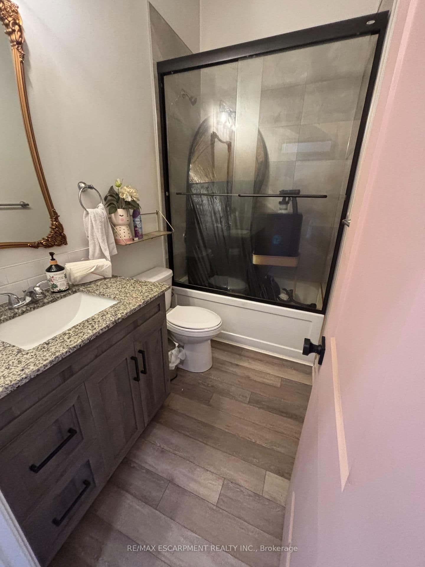 52 Barton Street E, Unit 1 thumbnail 4