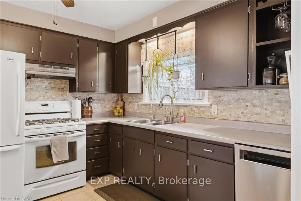 120 Elgin Crescent thumbnail 16