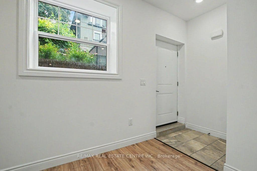112 Union Street E, Unit B105 thumbnail 5