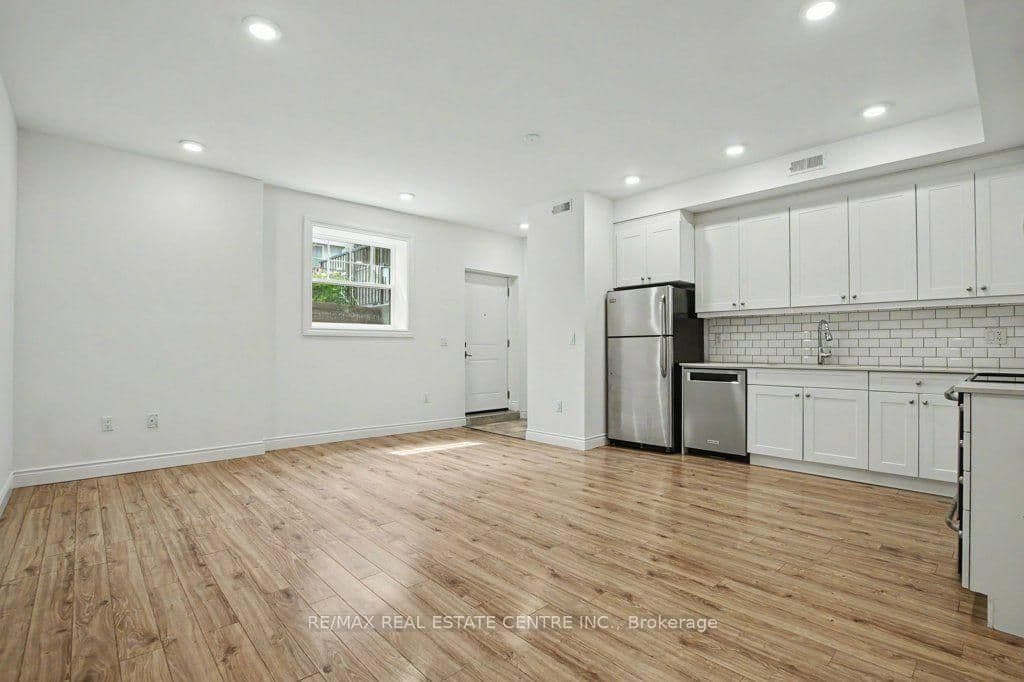 112 Union Street E, Unit B105 thumbnail 8