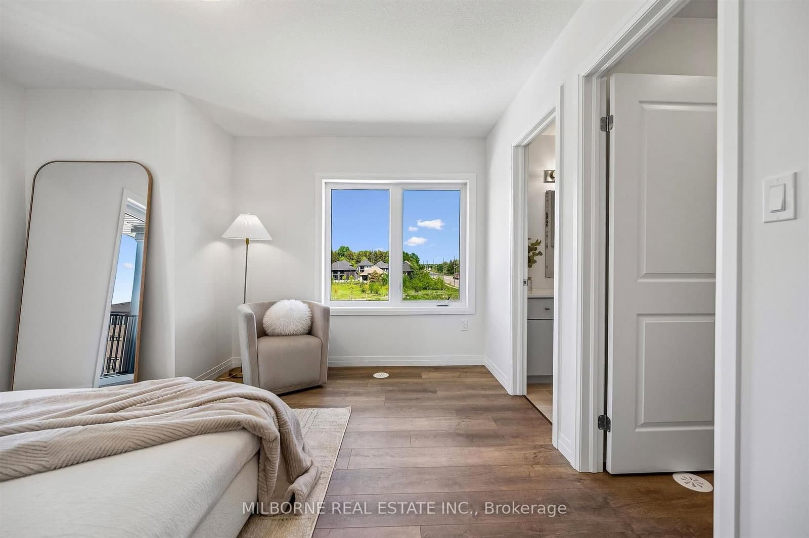 36 Thatcher Drive thumbnail 35