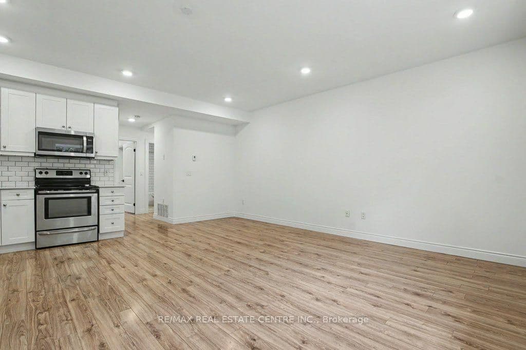 112 Union Street E, Unit B105 thumbnail 6
