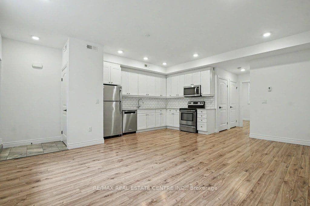 112 Union Street E, Unit B105 thumbnail 7