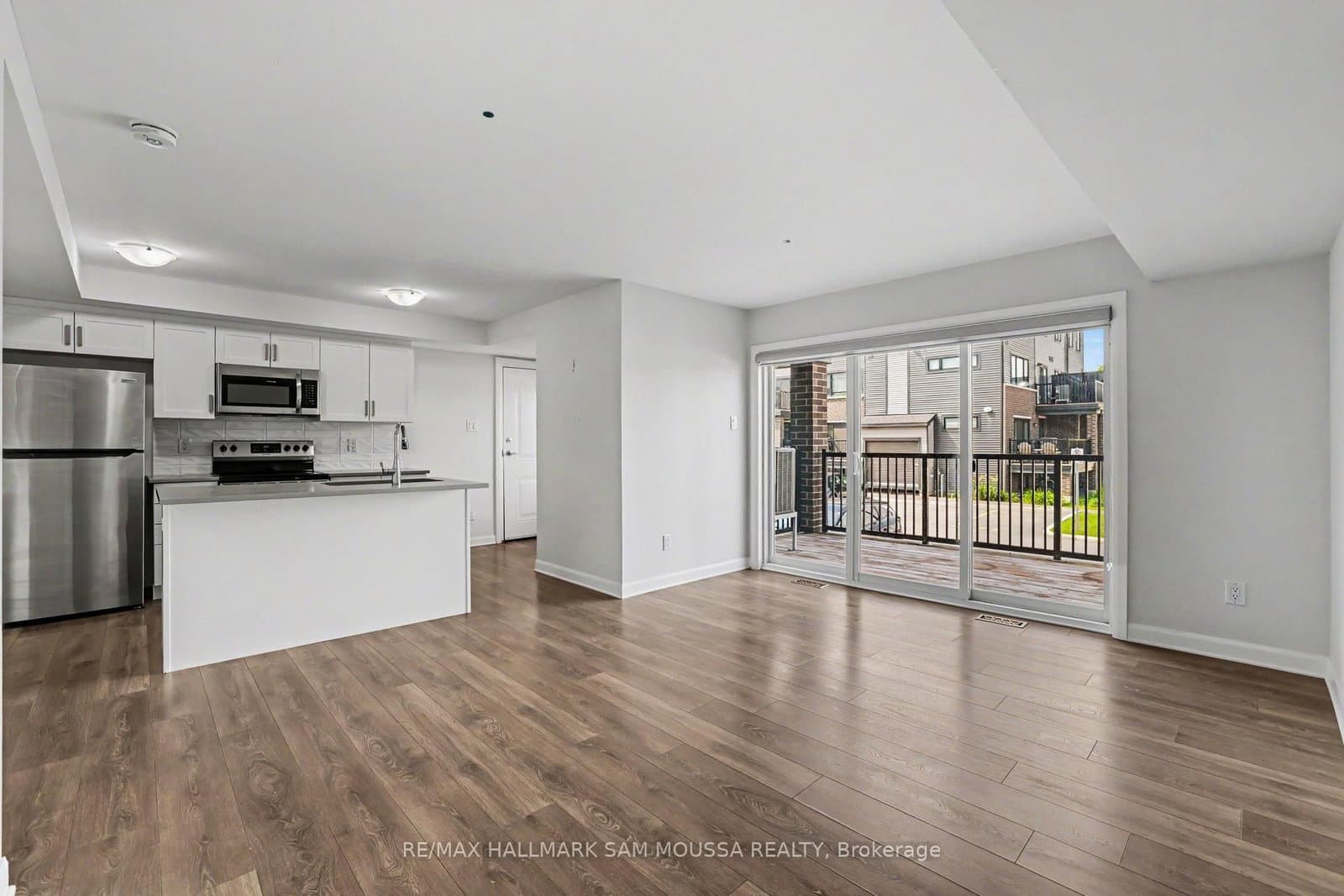 215 Eldorado Private, Unit A thumbnail 10