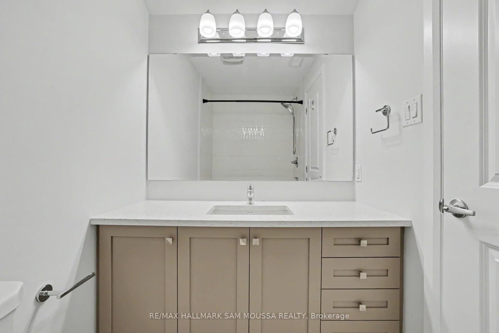 215 Eldorado Private, Unit A thumbnail 35