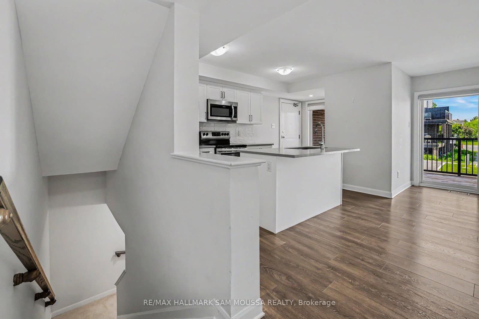 215 Eldorado Private, Unit A thumbnail 6