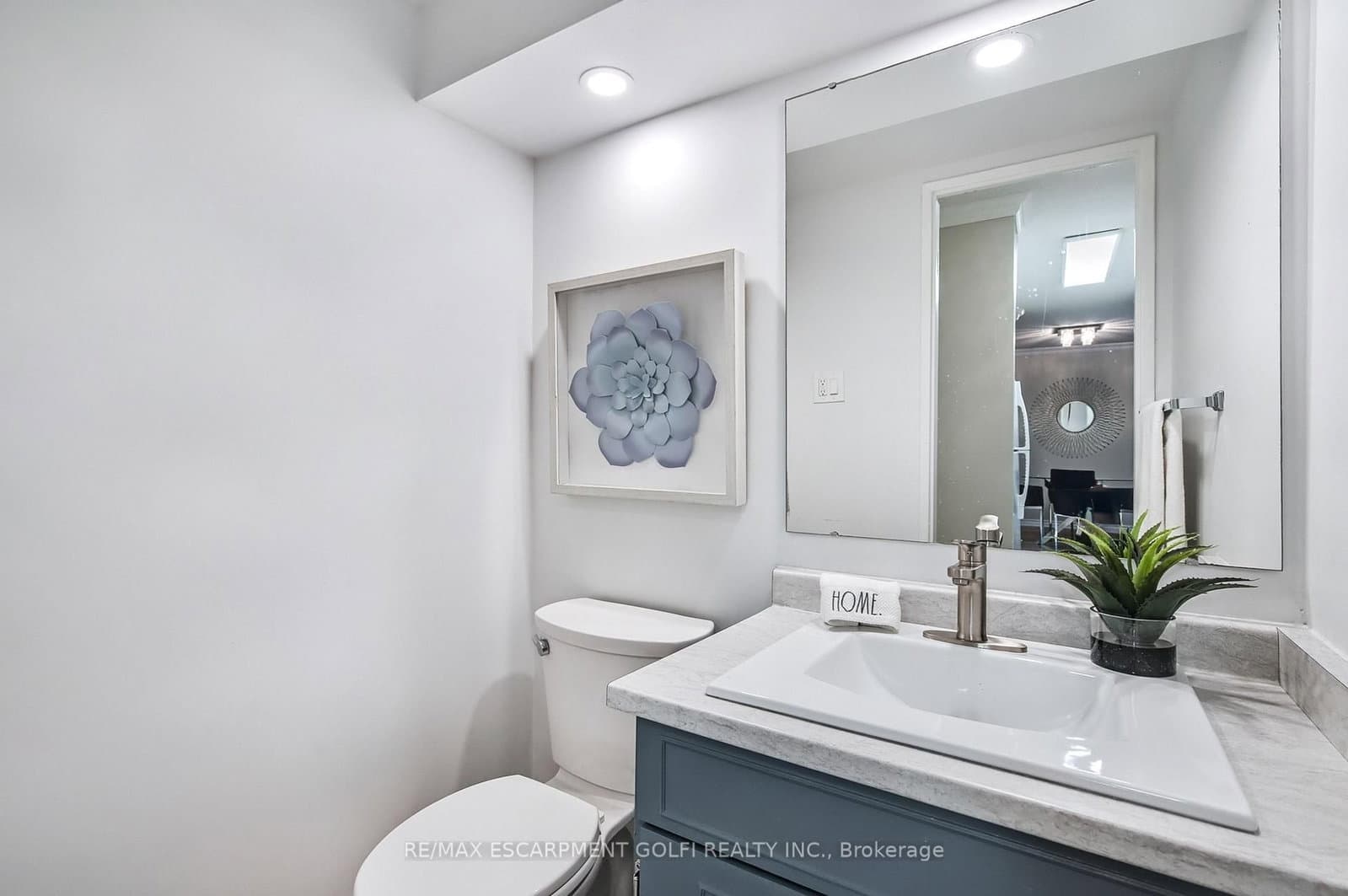222 Jackson Street W, Unit 305 thumbnail 10