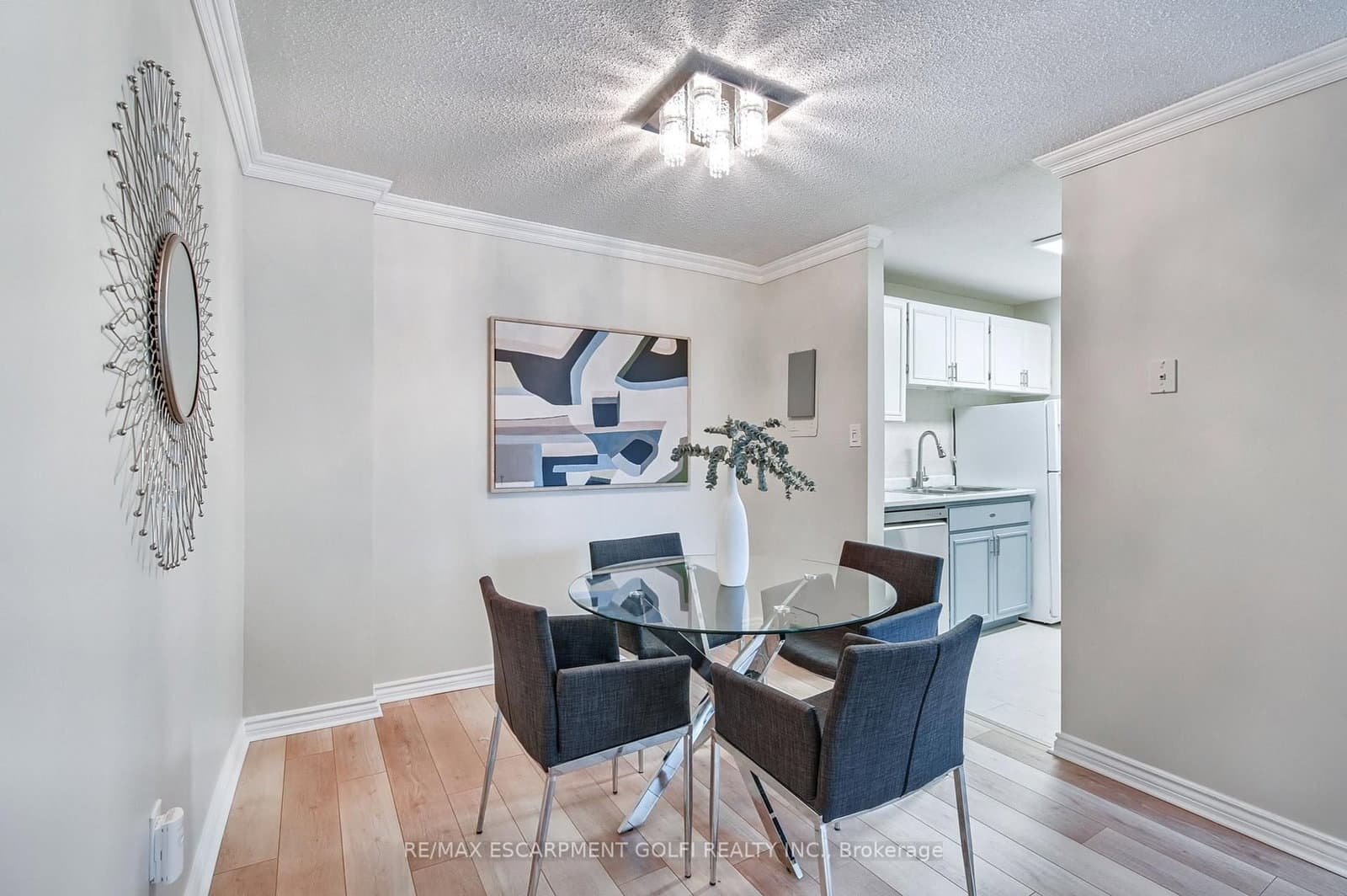222 Jackson Street W, Unit 305 thumbnail 12
