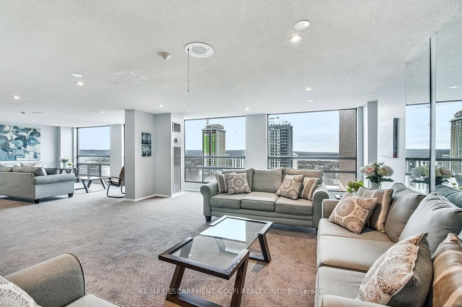 222 Jackson Street W, Unit 305 thumbnail 24