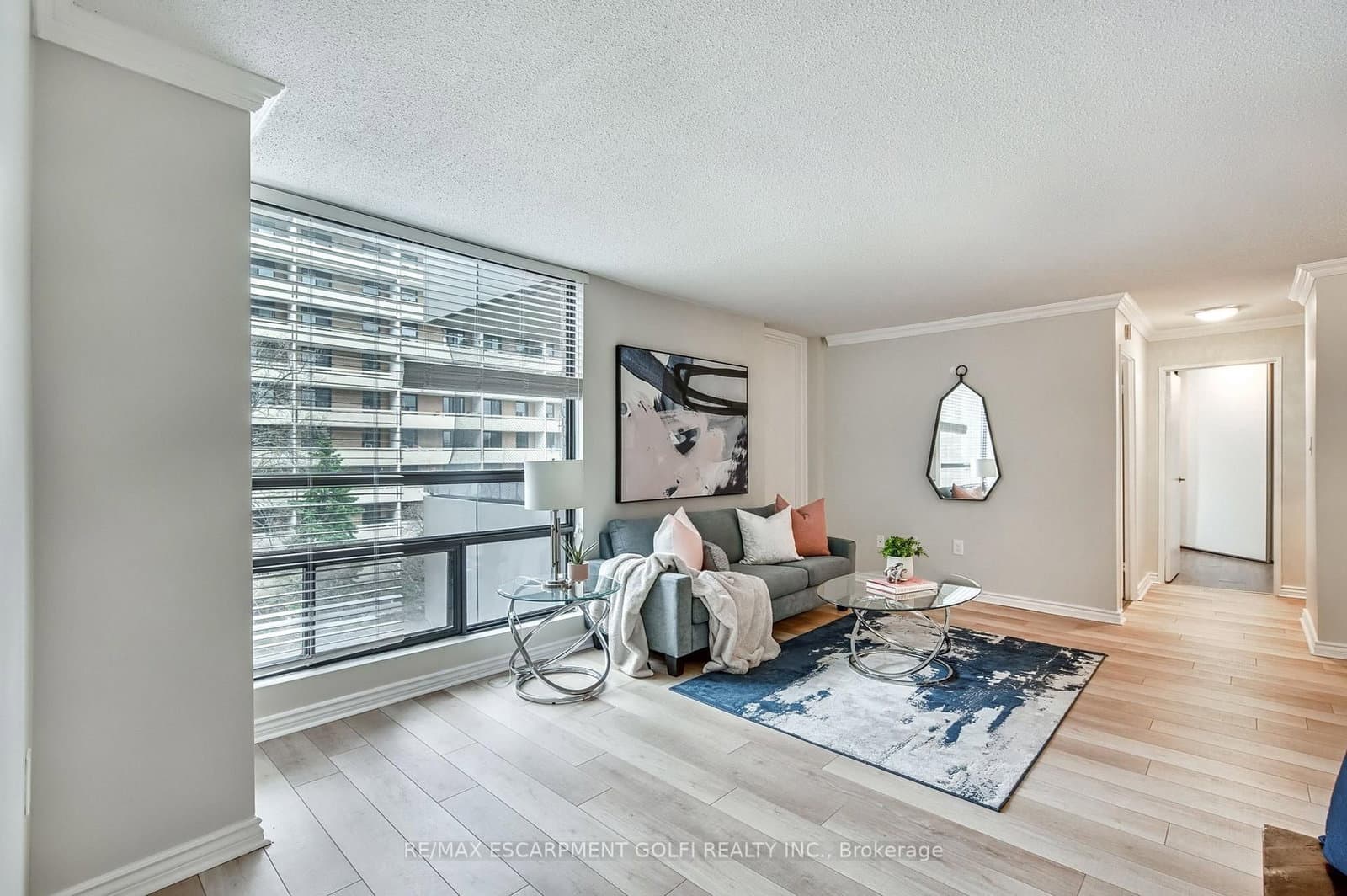 222 Jackson Street W, Unit 305 thumbnail 3
