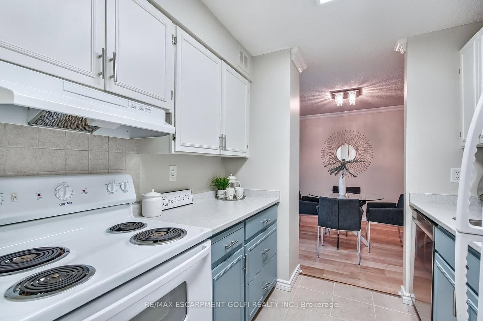 222 Jackson Street W, Unit 305 thumbnail 8