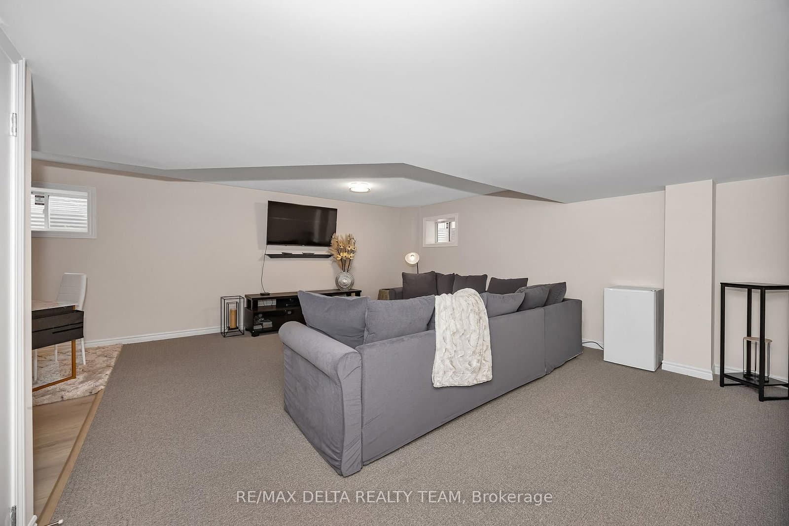748 Vennecy Terrace thumbnail 32