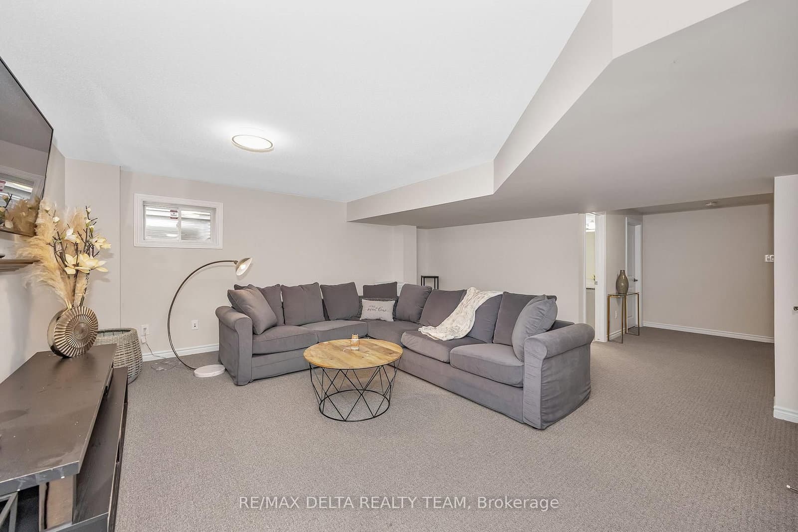 748 Vennecy Terrace thumbnail 33