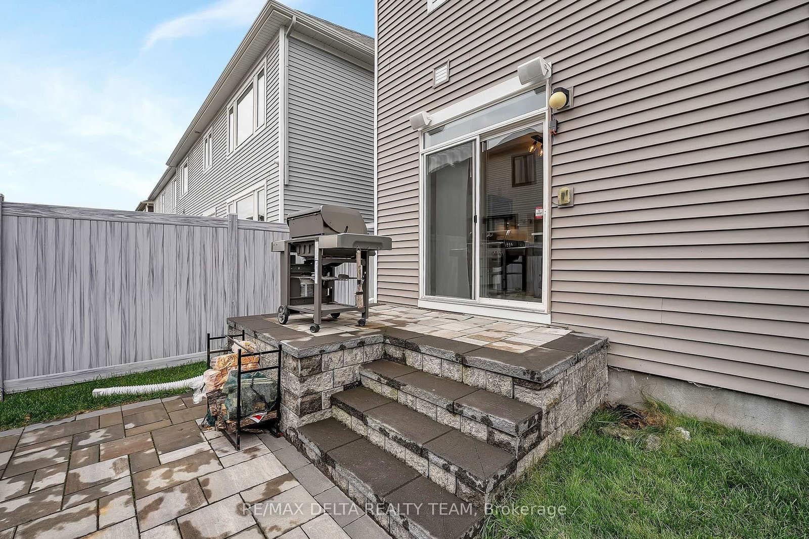 748 Vennecy Terrace thumbnail 36