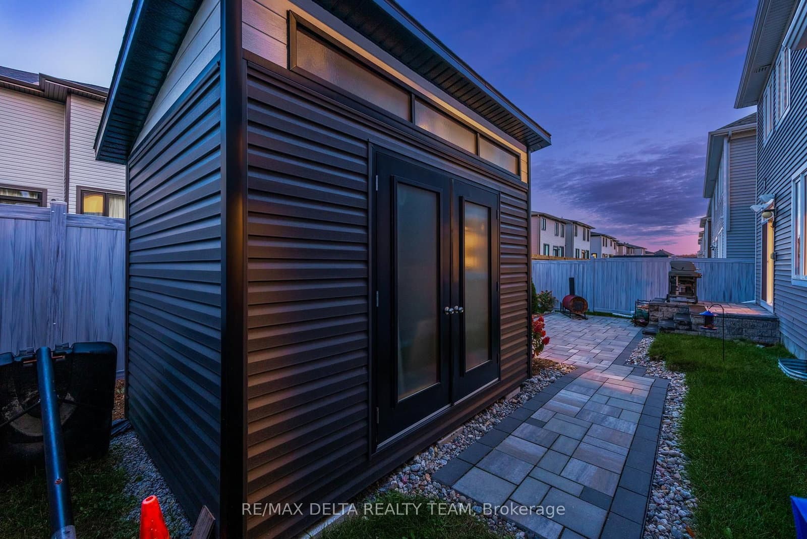 748 Vennecy Terrace thumbnail 37