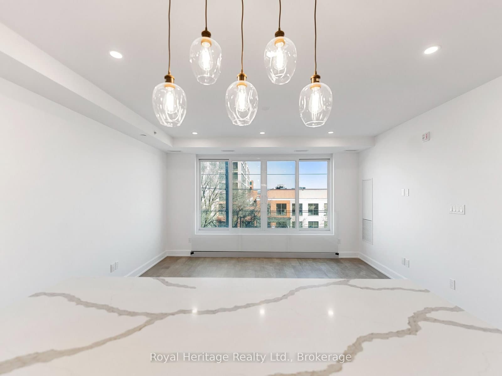 195 Hunter Street E, Unit 407 thumbnail 8
