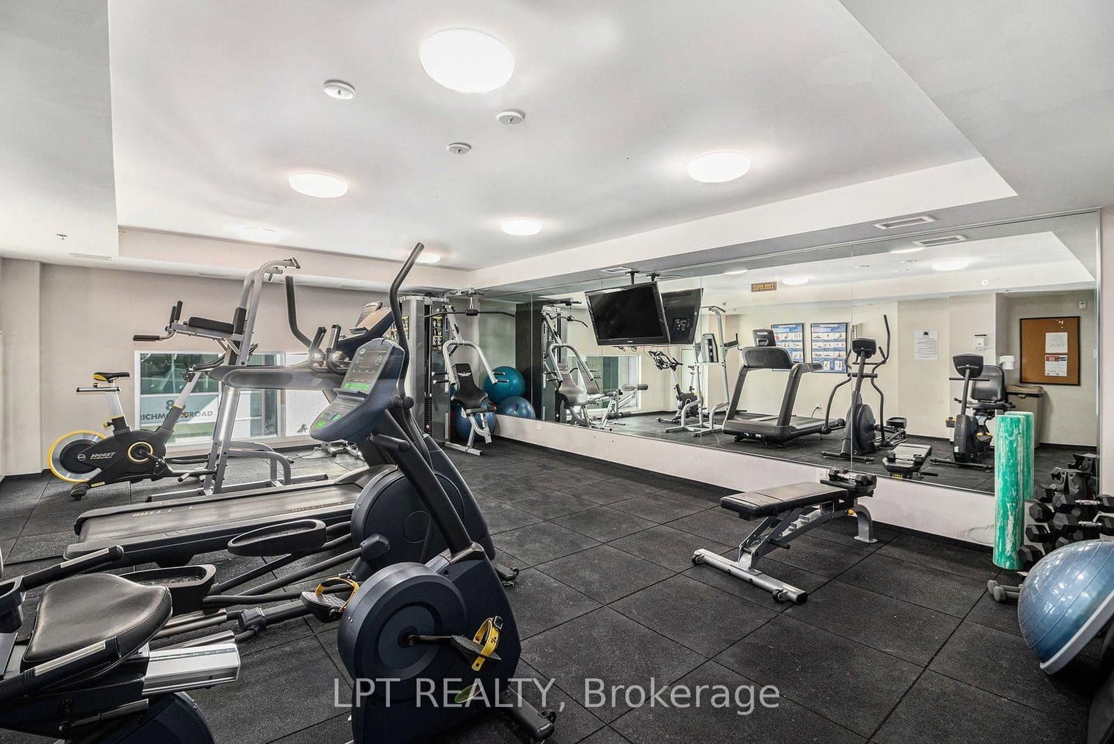 88 Richmond Road, Unit 512 thumbnail 21