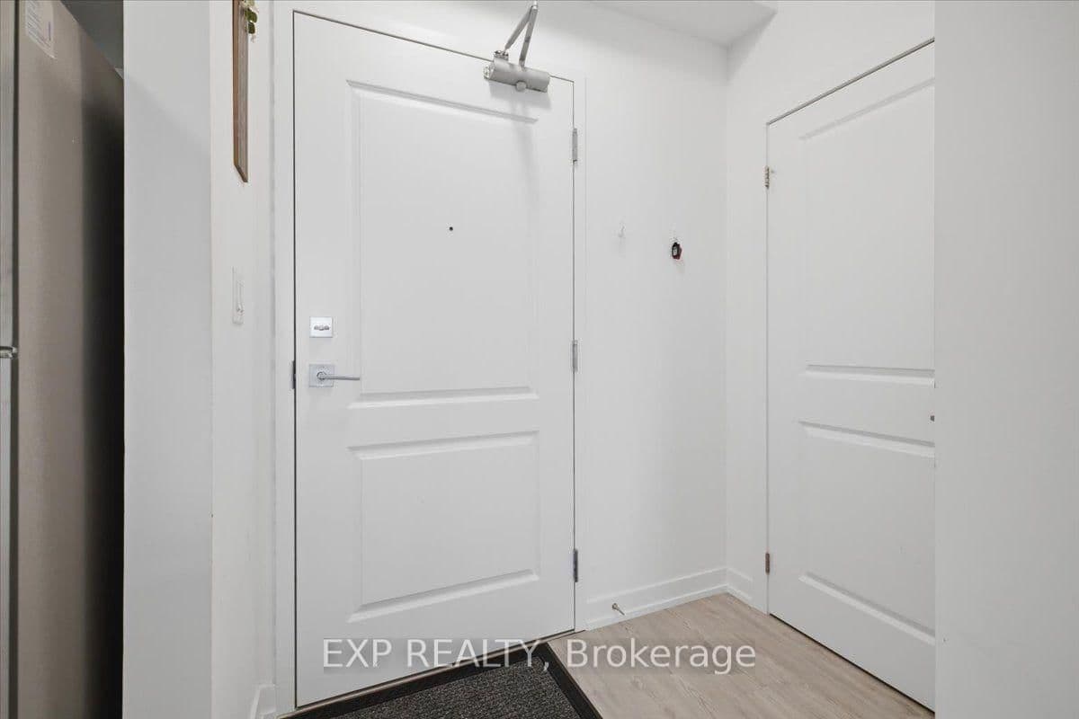 450 Dundas Street E, Unit 603 thumbnail 3
